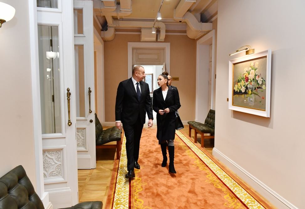 Prezident İlham Əliyev və Birinci xanım Mehriban Əliyeva Bakıda Uşaq-Gənclər İnkişaf Mərkəzində əsaslı təmirdən sonra yaradılan şəraitlə tanış olublar (FOTO/VİDEO)