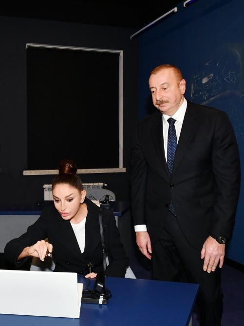 Prezident İlham Əliyev və Birinci xanım Mehriban Əliyeva Bakıda “STEAM İnnovasiya Mərkəzi”nin açılışında iştirak ediblər (FOTO/VİDEO)