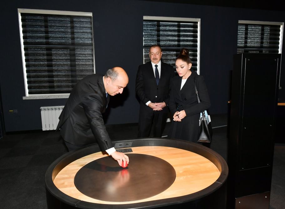 Prezident İlham Əliyev və Birinci xanım Mehriban Əliyeva Bakıda “STEAM İnnovasiya Mərkəzi”nin açılışında iştirak ediblər (FOTO/VİDEO)