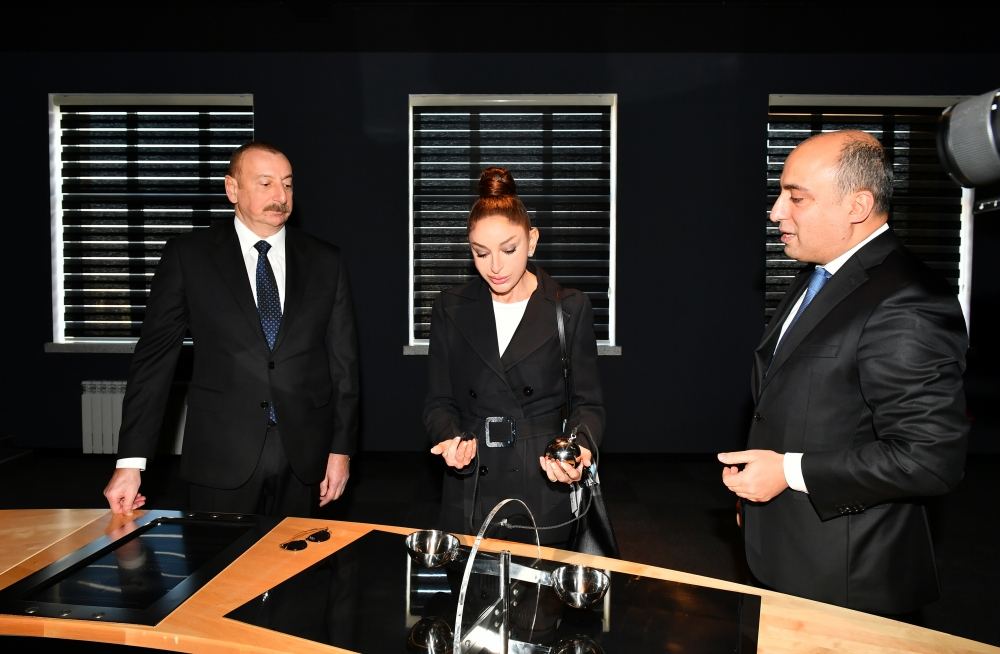Prezident İlham Əliyev və Birinci xanım Mehriban Əliyeva Bakıda “STEAM İnnovasiya Mərkəzi”nin açılışında iştirak ediblər (FOTO/VİDEO)