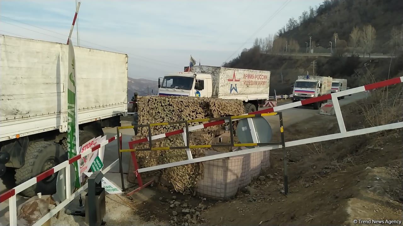Sülhməramlıların daha 8  avtomobili Laçın yolundan maneəsiz keçib (FOTO)