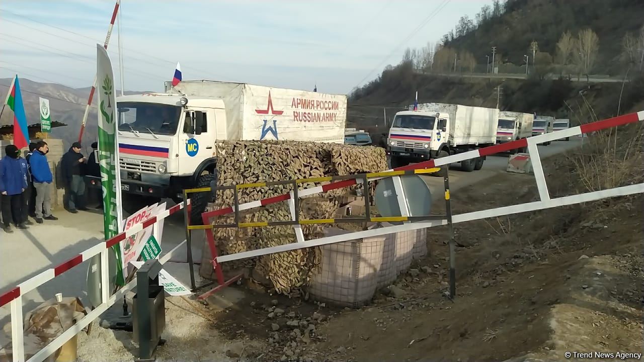 Sülhməramlıların daha 8  avtomobili Laçın yolundan maneəsiz keçib (FOTO)