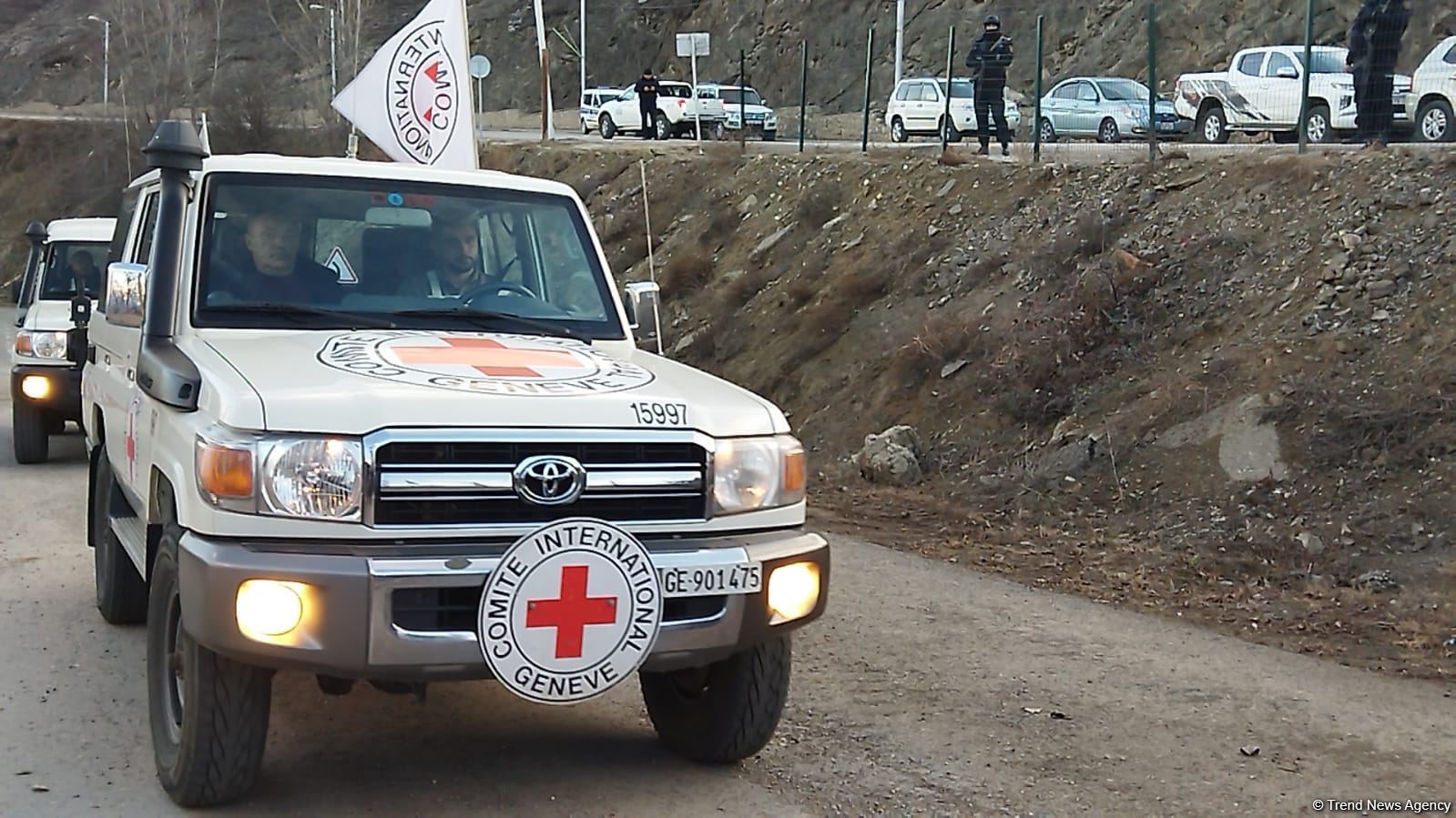 Xankəndi-Laçın yolunda BQXK-nın daha 4 avtomobilinin keçidinə şərait yaradılıb (FOTO)