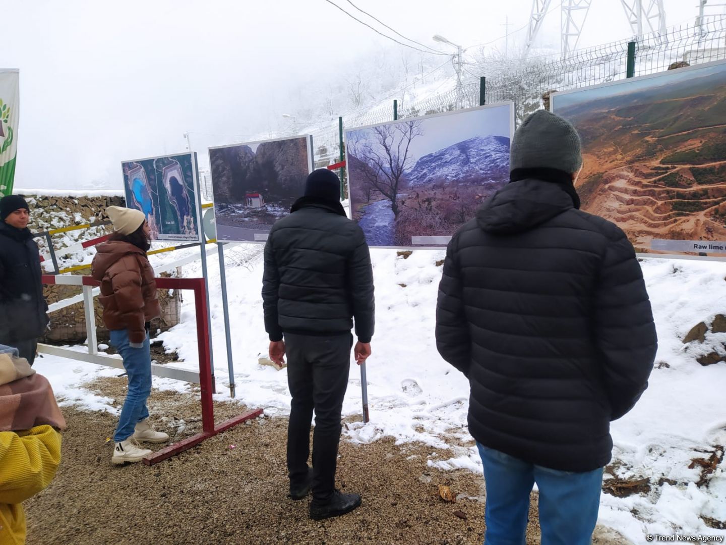 Ekokönüllülərin aksiya keçirdiyi ərazidə fotosərgi təşkil olunub (FOTO)