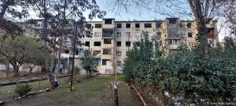 Bakının bu rayonunda yaşayış binası sökülür (FOTO)