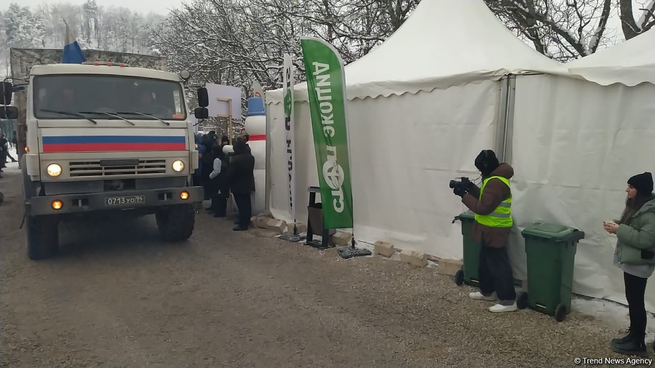 Sülhməramlılara aid 10 maşın Laçın yolundan maneəsiz keçib (FOTO)