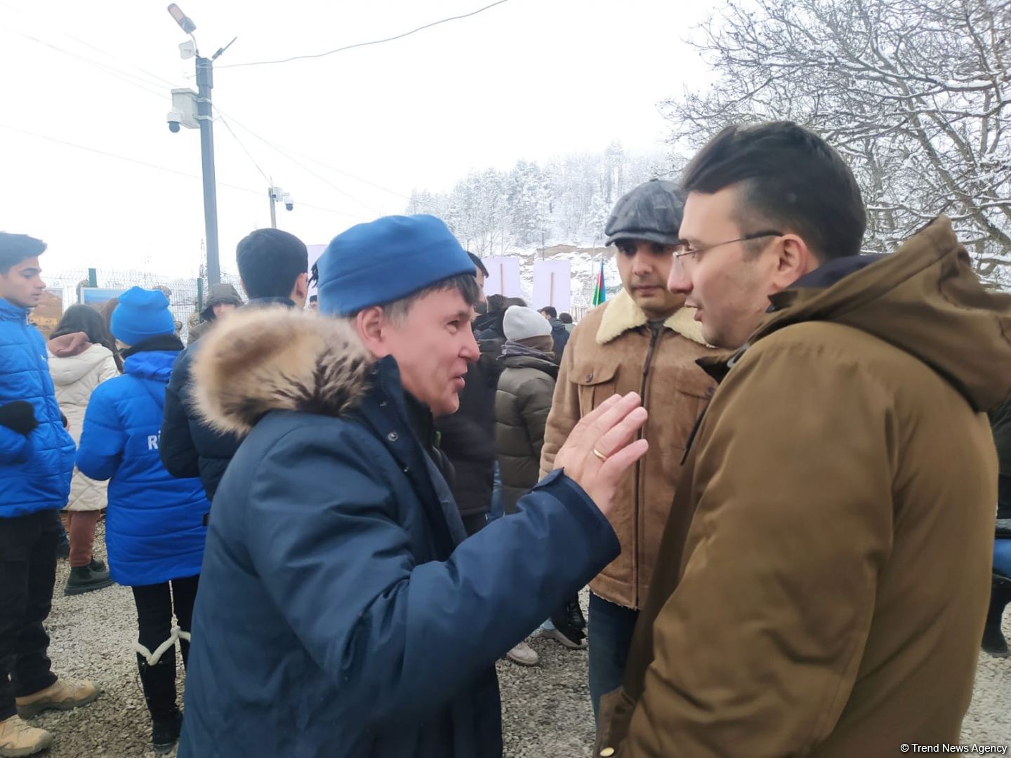 Xarici media əməkdaşları Laçın yolundakı aksiyanı işqılandırırlar (FOTO)