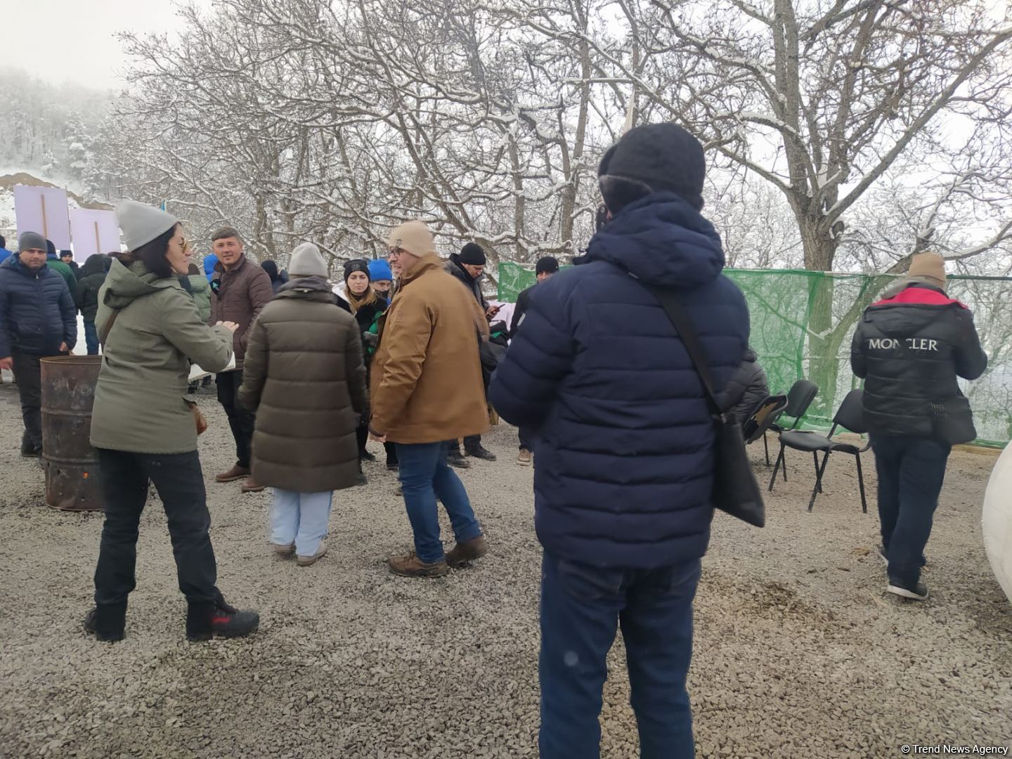 Xarici media əməkdaşları Laçın yolundakı aksiyanı işqılandırırlar (FOTO)