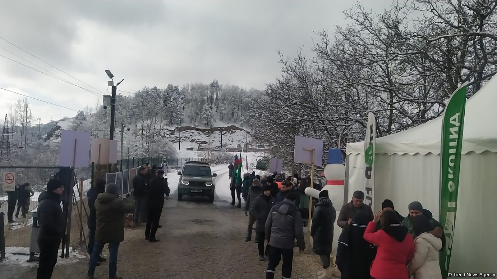 Sülhməramlılara aid 2 minik maşını Laçın yolundan maneəsiz keçib (FOTO)