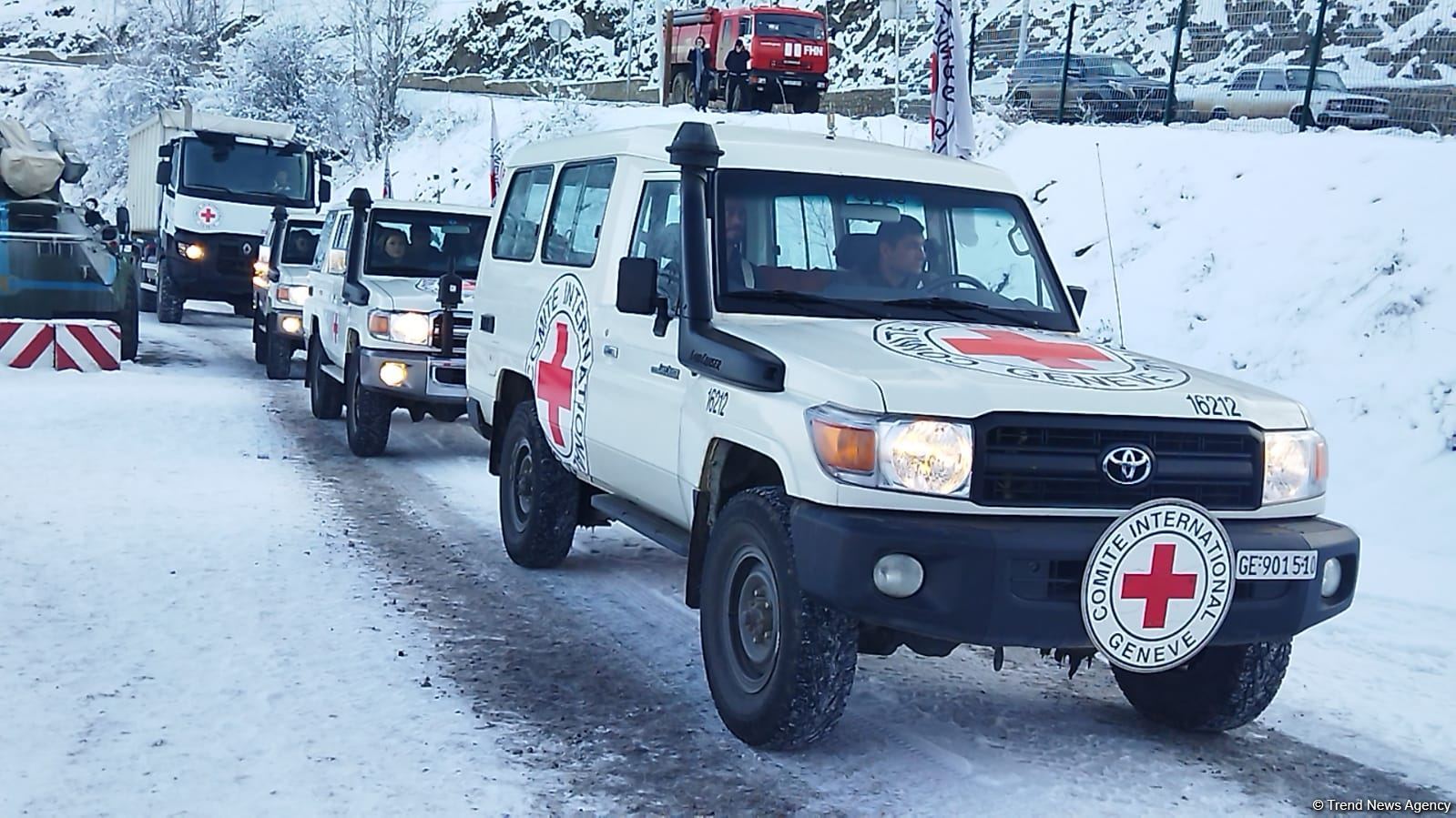 BQXK avtomobilləri Laçın yolundan maneəsiz keçib (FOTO)