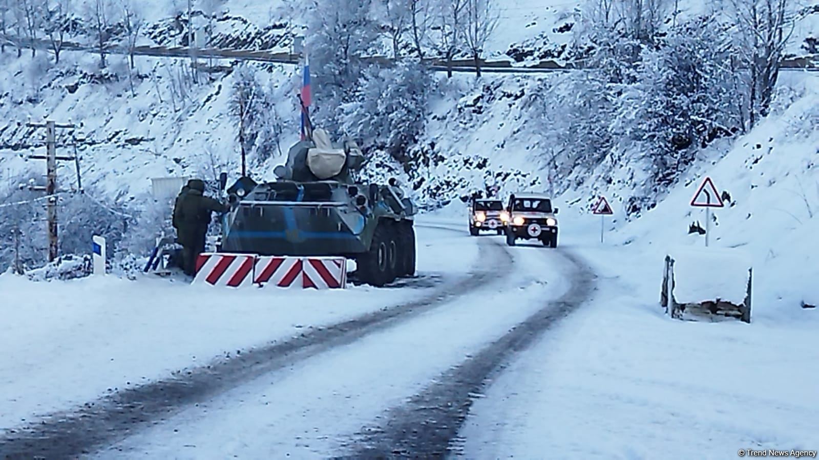 BQXK avtomobilləri Laçın yolundan maneəsiz keçib (FOTO)