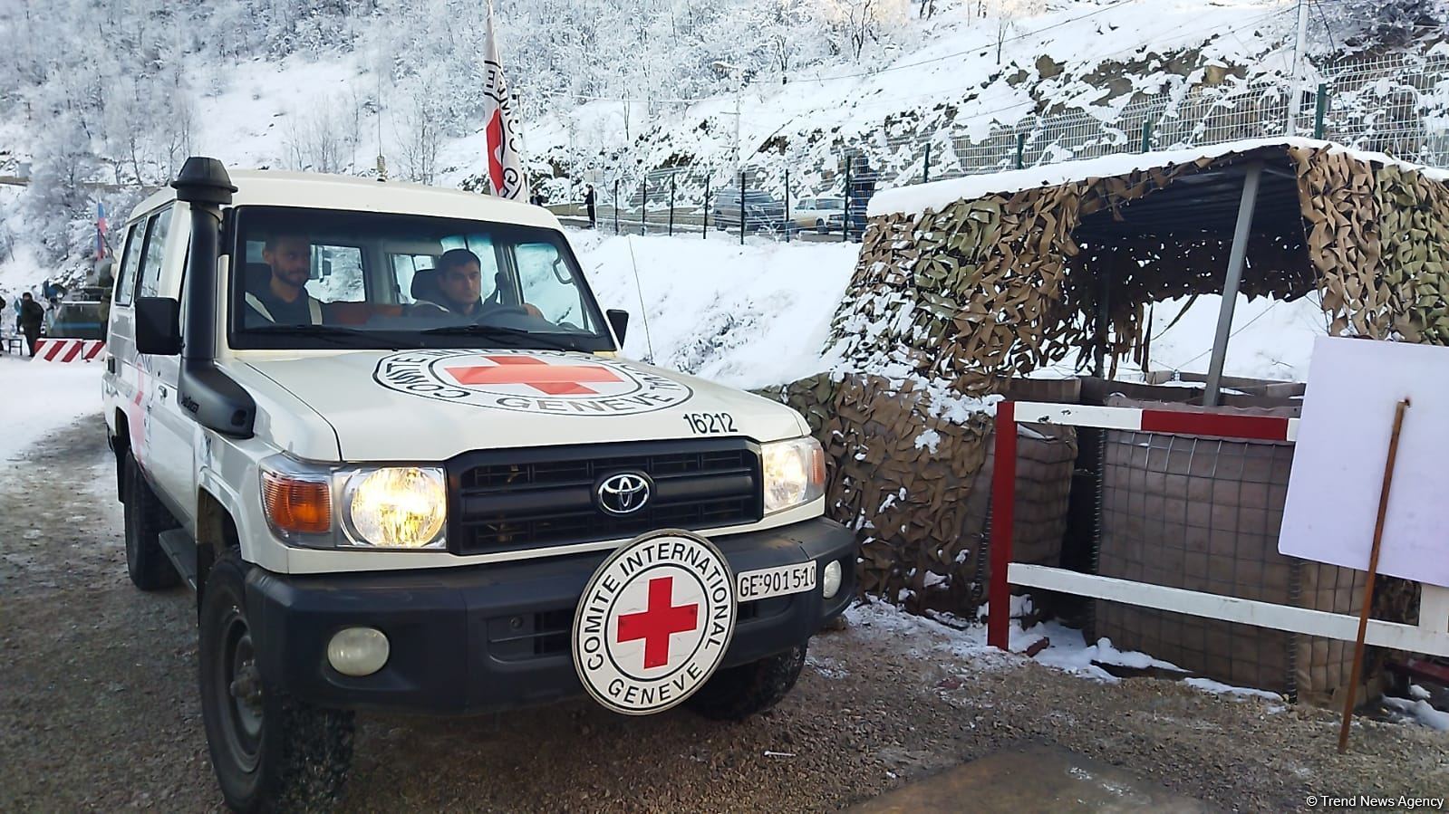 BQXK avtomobilləri Laçın yolundan maneəsiz keçib (FOTO)