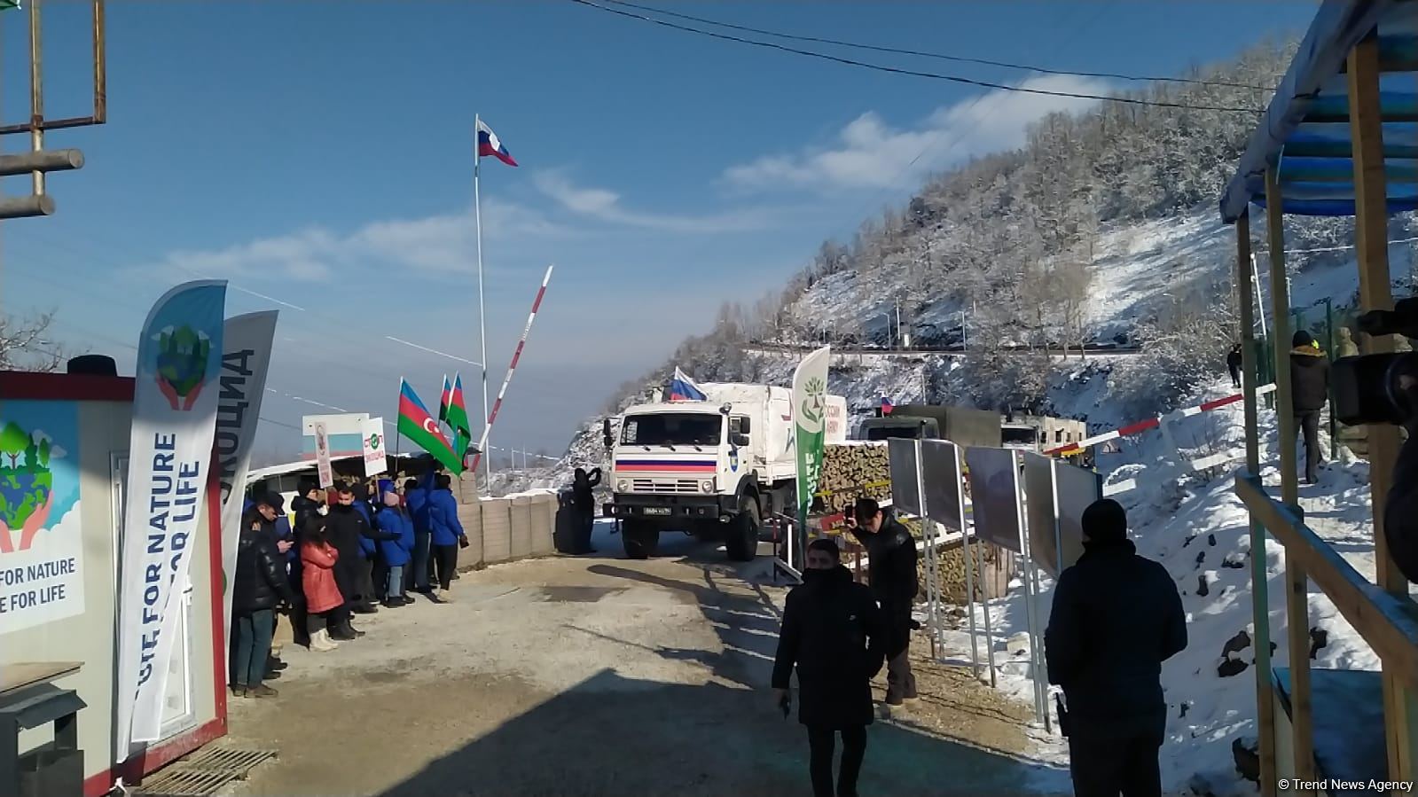 Rusiya sülhməramlılarının növbəti maşın karvanının Laçın yolundan maneəsiz keçidinə şərait yaradılıb (FOTO/VİDEO)