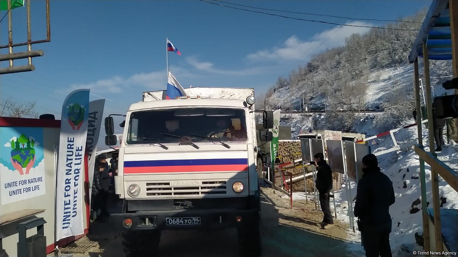 Rusiya sülhməramlılarının növbəti maşın karvanının Laçın yolundan maneəsiz keçidinə şərait yaradılıb (FOTO/VİDEO)
