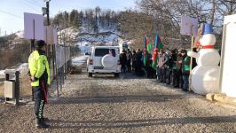 Sülhməramlıların minik avtomobili Xankəndidən Laçına keçib (FOTO/VİDEO)