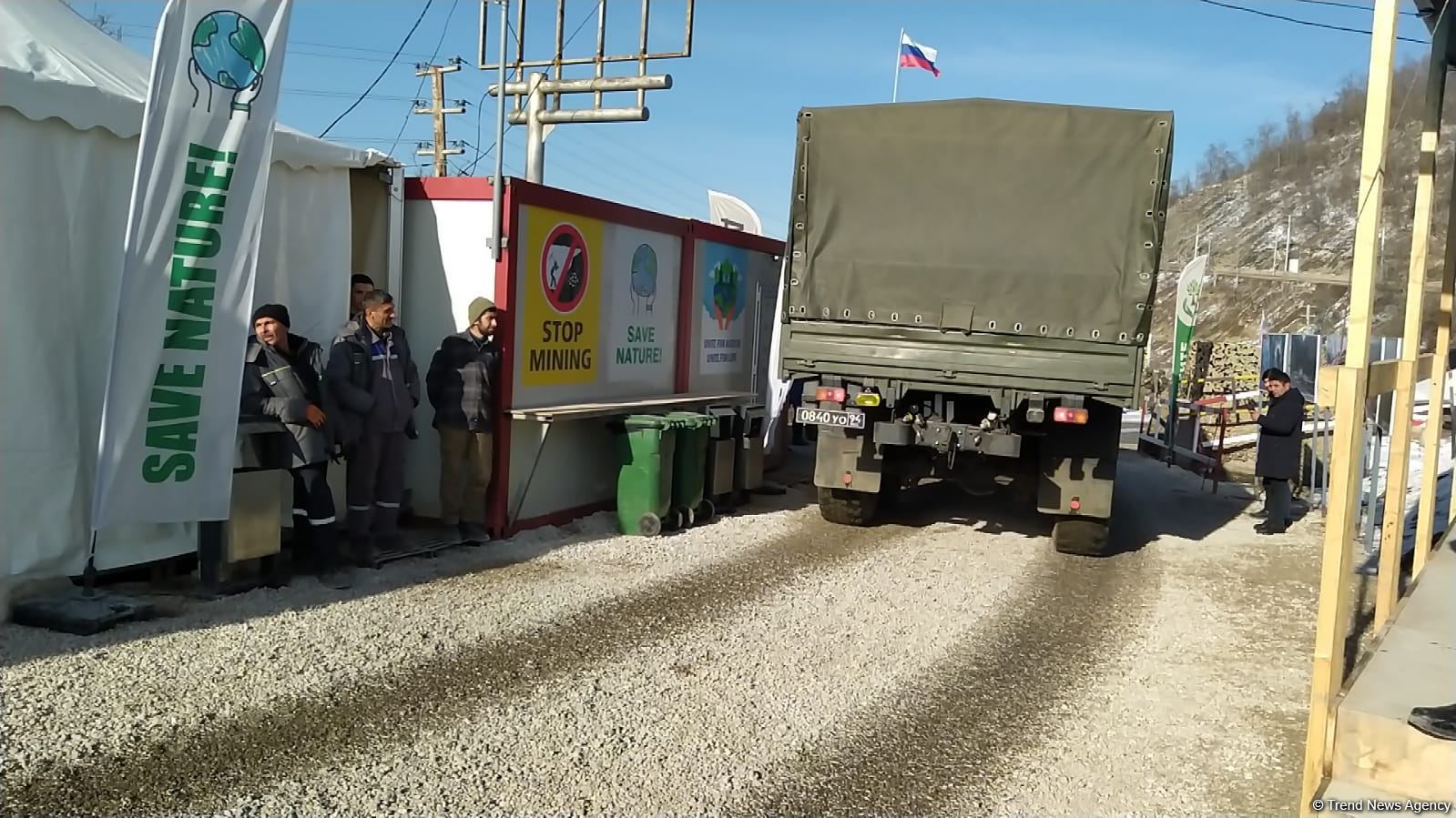 Sülhməramlıların daha 10 avtomobili aksiya ərazisindən maneəsiz keçib (FOTO)