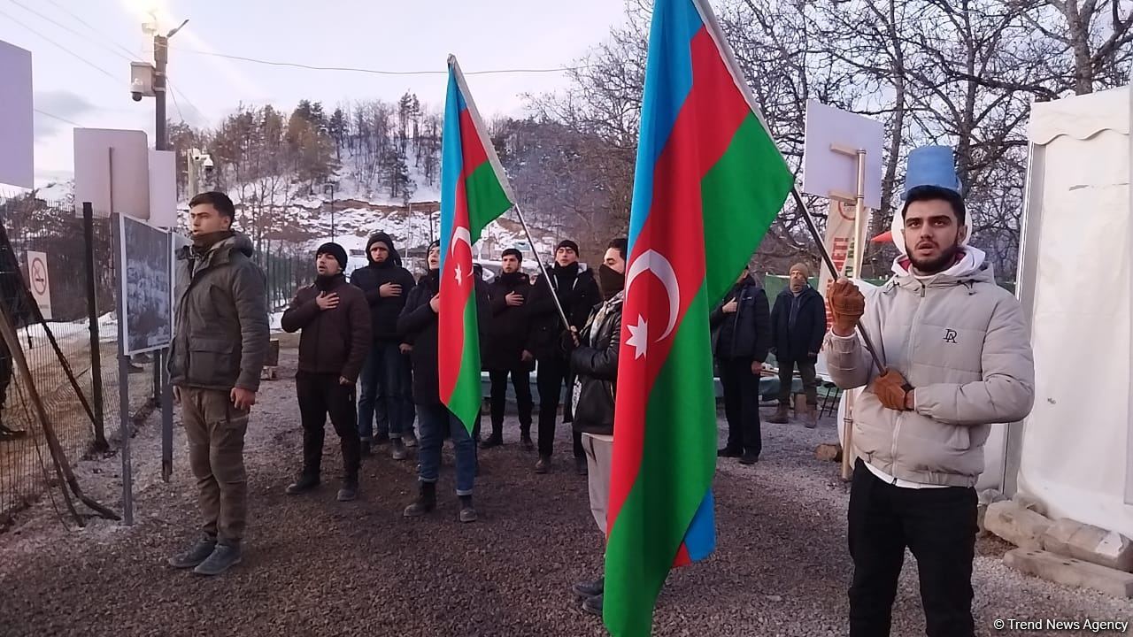 Laçın-Xankəndi yolunda etirazlar 37 gündür davam edir (FOTO)