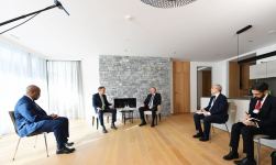 Prezident İlham Əliyev Davosda BP Qrupunun baş icraçı direktoru ilə Azərbaycanın enerji layihələrinin genişləndirilməsi məsələlərini müzakirə edib (FOTO/VİDEO)