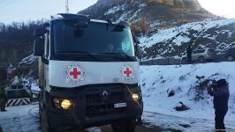 BQXK-ya məxsus avtomobillər Laçın yolundan keçib (FOTO)