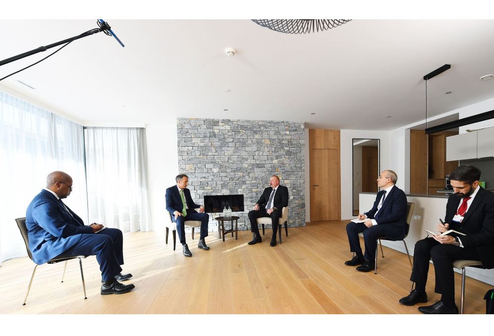 Prezident İlham Əliyev Davosda BP Qrupunun baş icraçı direktoru ilə Azərbaycanın enerji layihələrinin genişləndirilməsi məsələlərini müzakirə edib (FOTO/VİDEO)