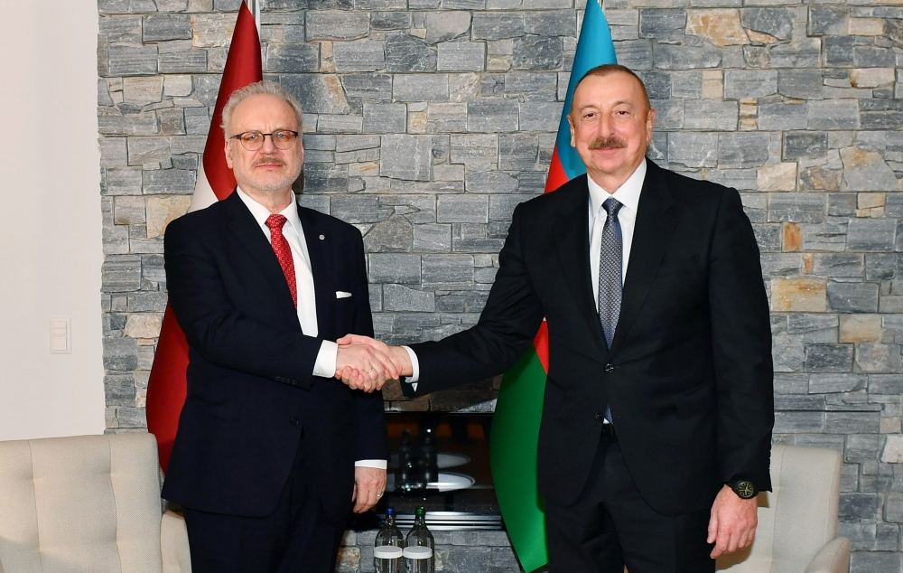 Prezident İlham Əliyevin Davosda Latviya Prezidenti ilə görüşü olub (FOTO/VİDEO) (YENİLƏNİB)