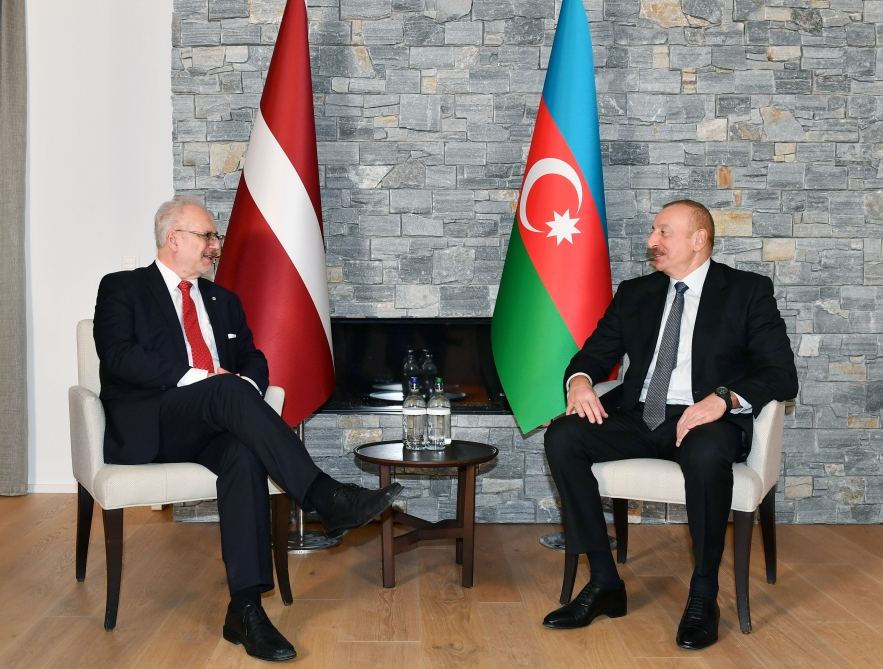 Prezident İlham Əliyevin Davosda Latviya Prezidenti ilə görüşü olub (FOTO/VİDEO) (YENİLƏNİB)
