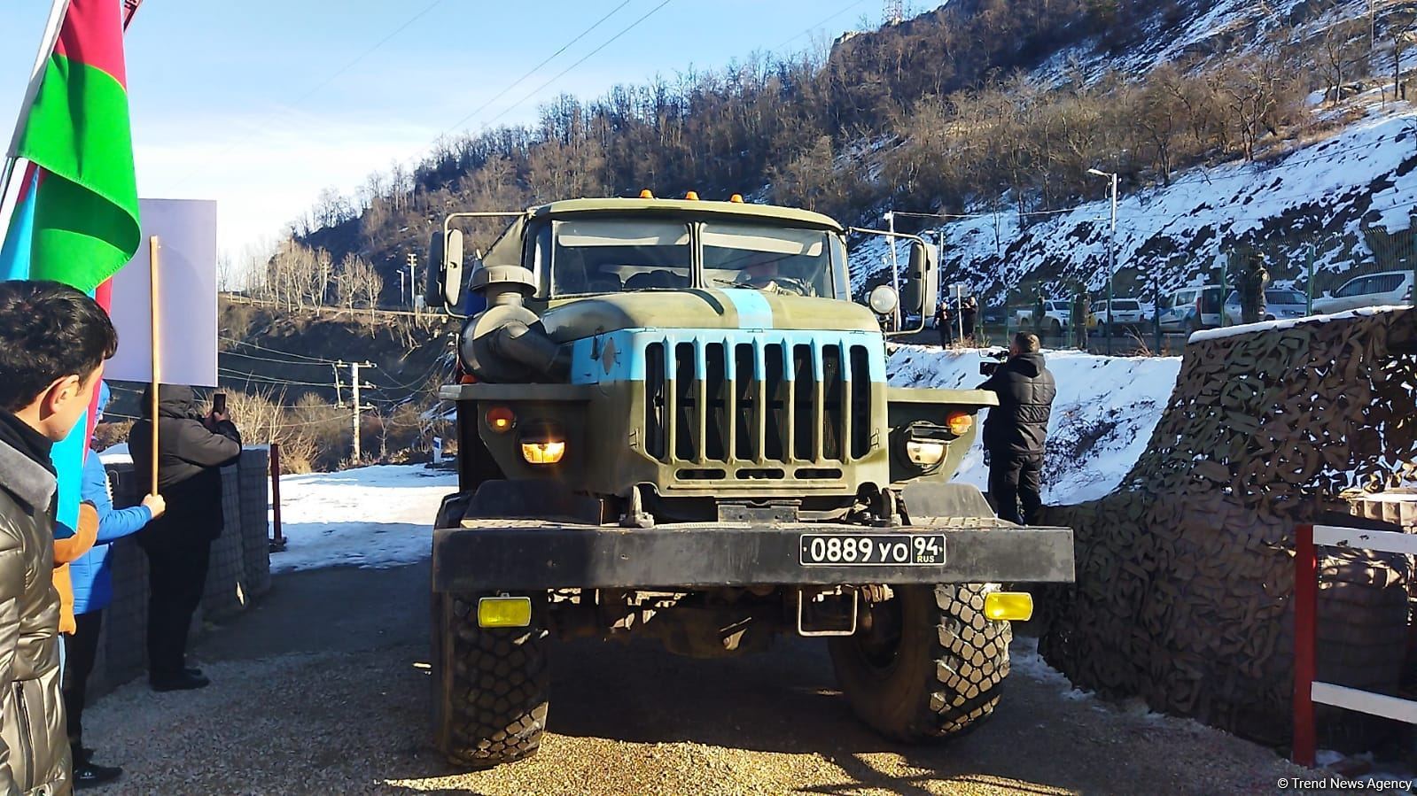 Sülhməramlılara aid avtomobillər növbəti dəfə Laçın yolundan maneəsiz şəkildə keçib (FOTO)