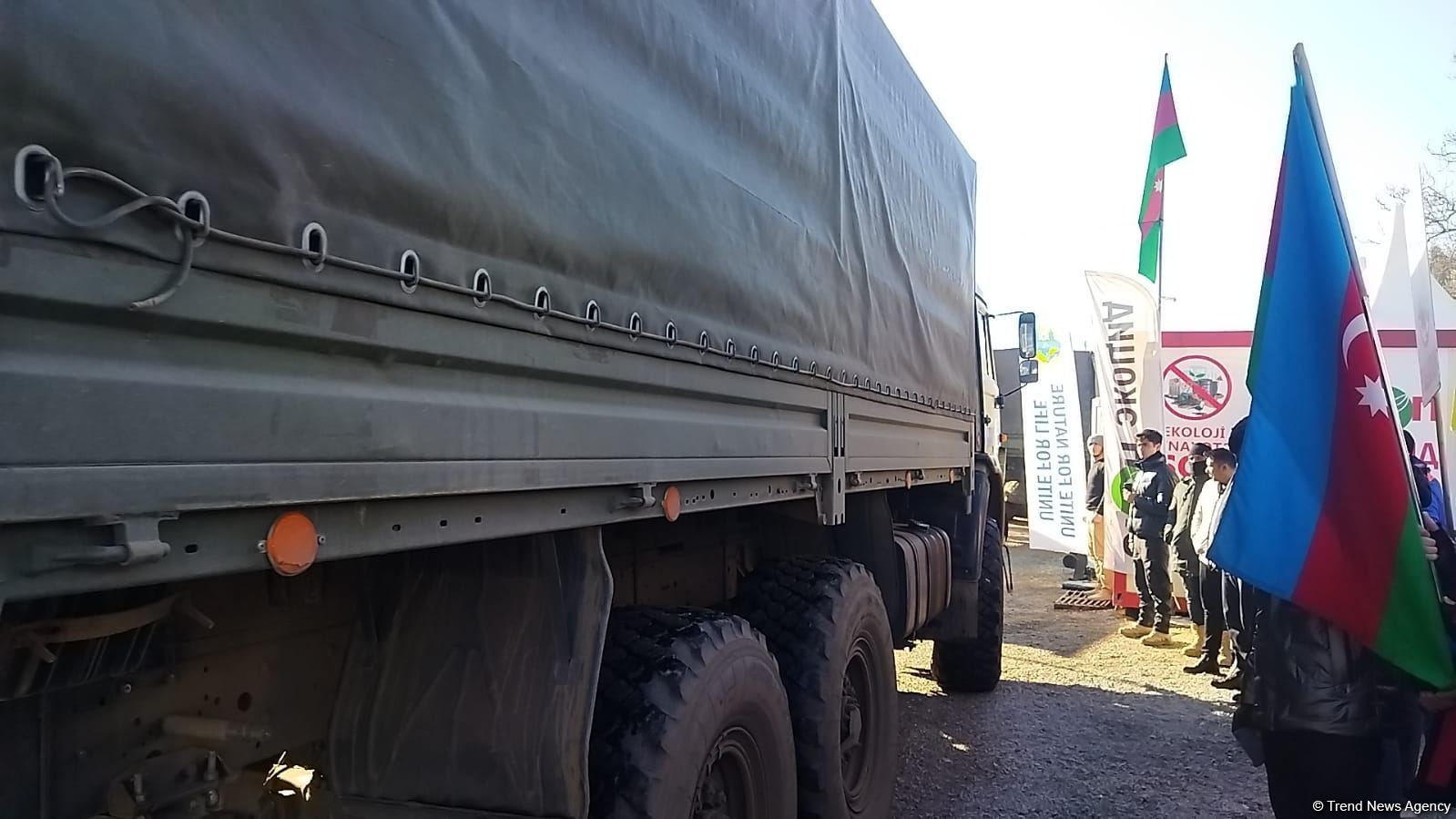 Sülhməramlılara aid avtomobillər növbəti dəfə Laçın yolundan maneəsiz şəkildə keçib (FOTO)