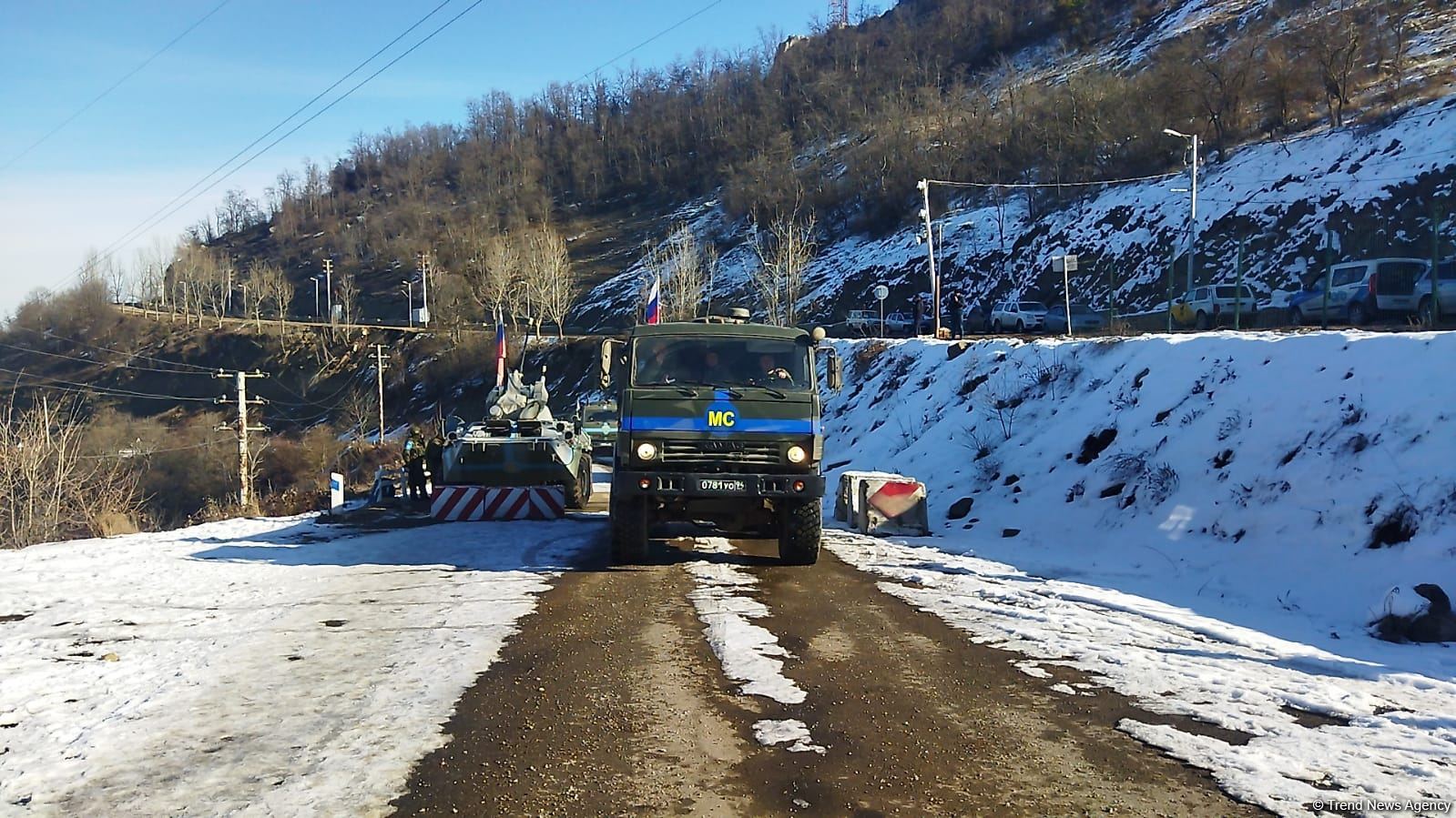 Rusiya sülhməramlılarına məxsus altı yük avtomobili Laçın yolundan keçib (FOTO)