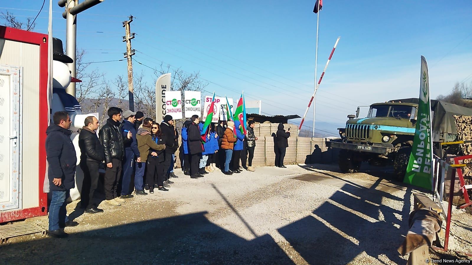 Rusiya sülhməramlılarına məxsus altı yük avtomobili Laçın yolundan keçib (FOTO)