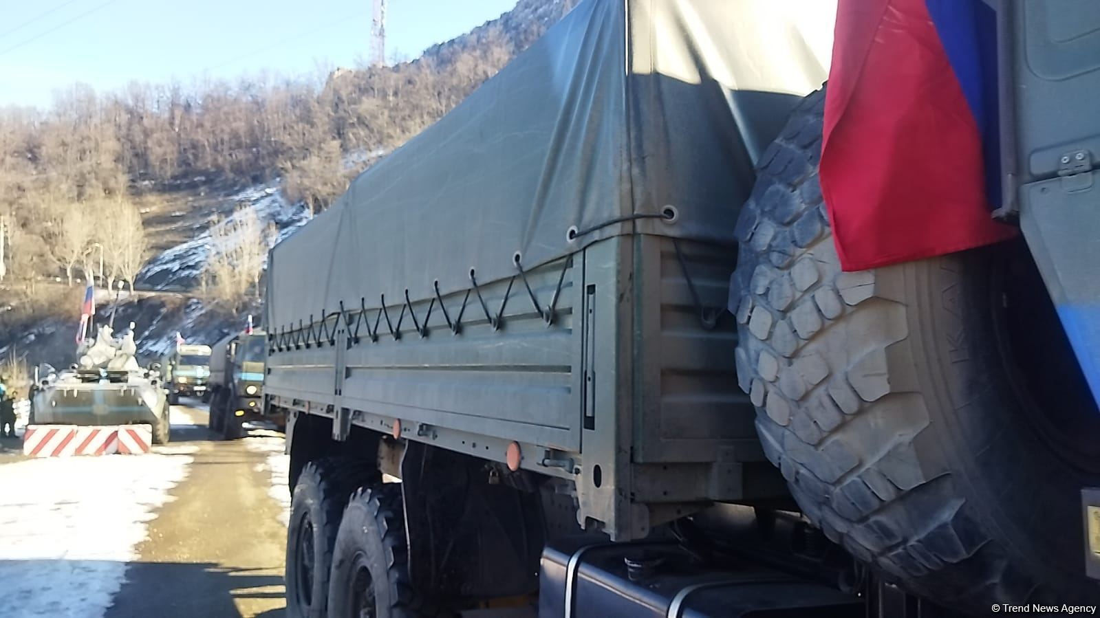 Rusiya sülhməramlılarına məxsus altı yük avtomobili Laçın yolundan keçib (FOTO)