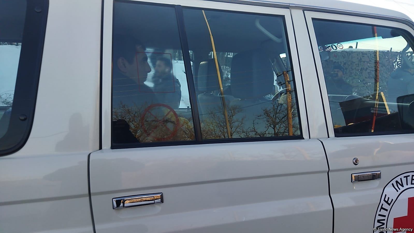 BQXK-ya məxsus avtomobillər Laçın yolundan keçib (FOTO)