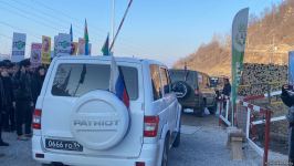 Rusiya sülhməramlılarına məxsus daha 17 avtomobil Laçın yolundan keçib (FOTO)