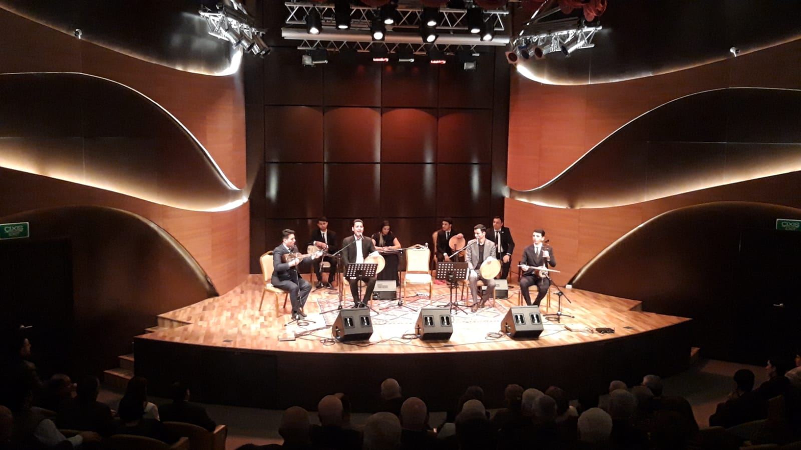 “Muğam axşamları” konsertində “Bayatı Kürd” və “Qatar” muğamları gənc xanəndələrin ifasında təqdim olunub (FOTO)