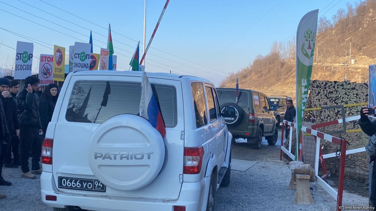 Rusiya sülhməramlılarına məxsus daha 17 avtomobil Laçın yolundan keçib (FOTO)
