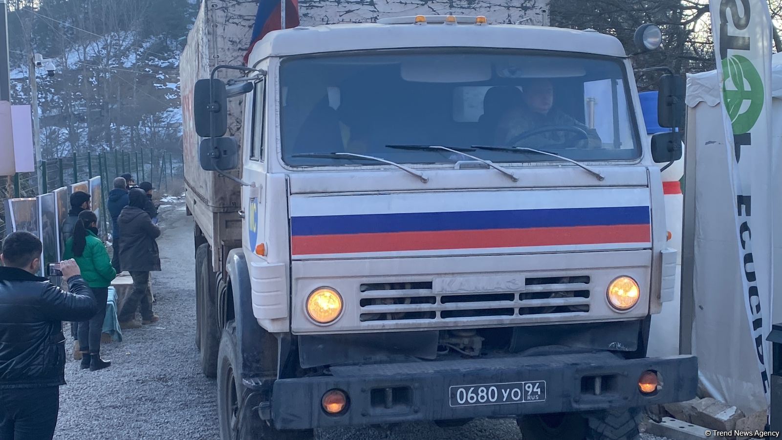Rusiya sülhməramlılarına məxsus daha 17 avtomobil Laçın yolundan keçib (FOTO)