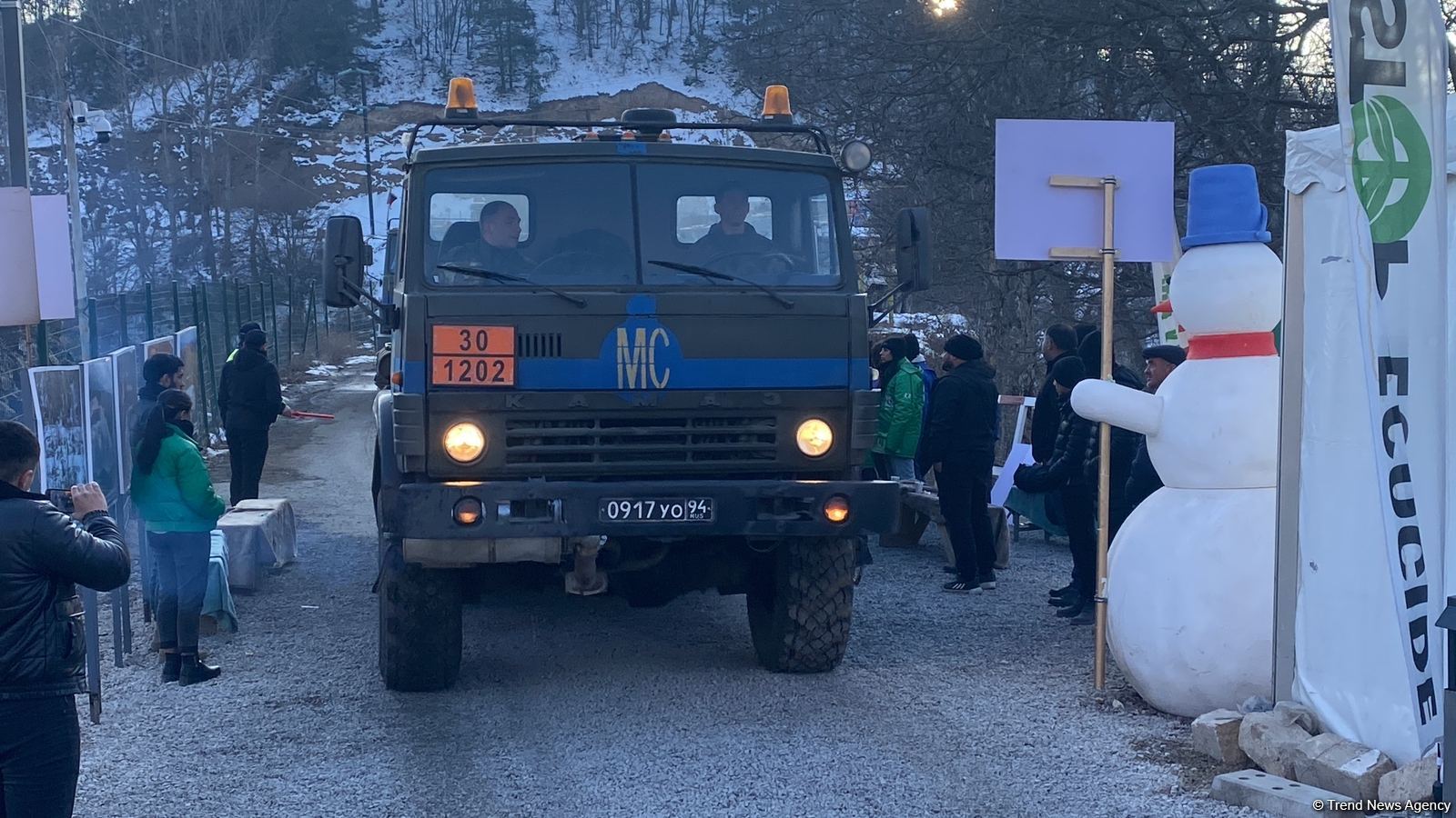 Rusiya sülhməramlılarına məxsus daha 17 avtomobil Laçın yolundan keçib (FOTO)