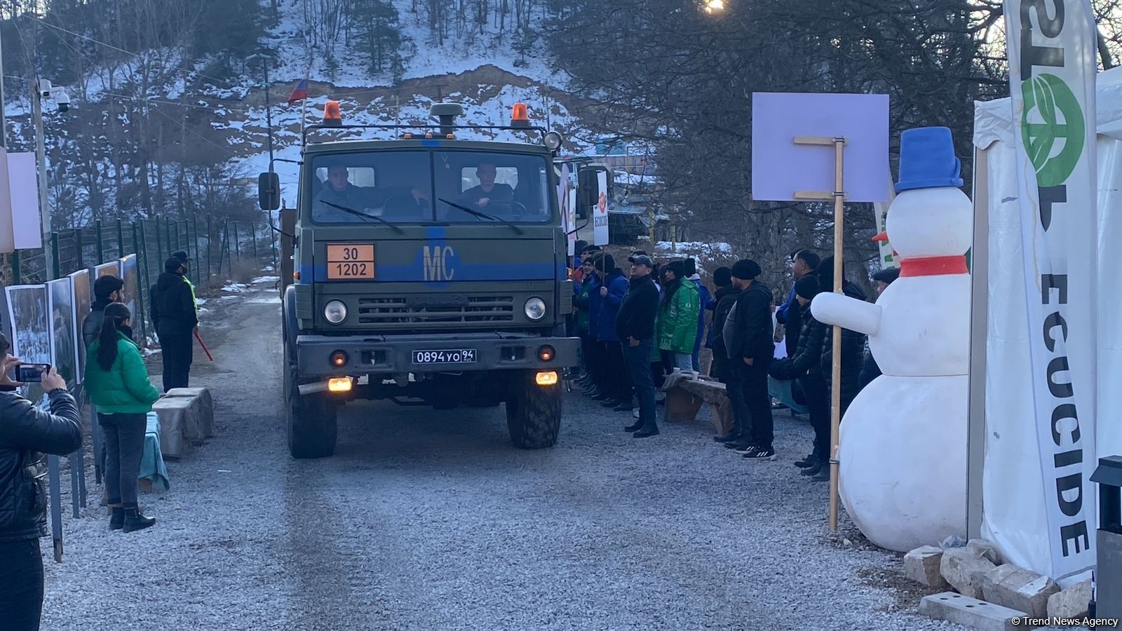 Rusiya sülhməramlılarına məxsus daha 17 avtomobil Laçın yolundan keçib (FOTO)