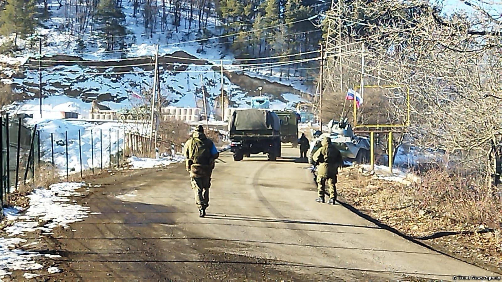 Rusiya sülhməramlılarına məxsus 14 avtomobil Laçın yolundan keçib (FOTO)