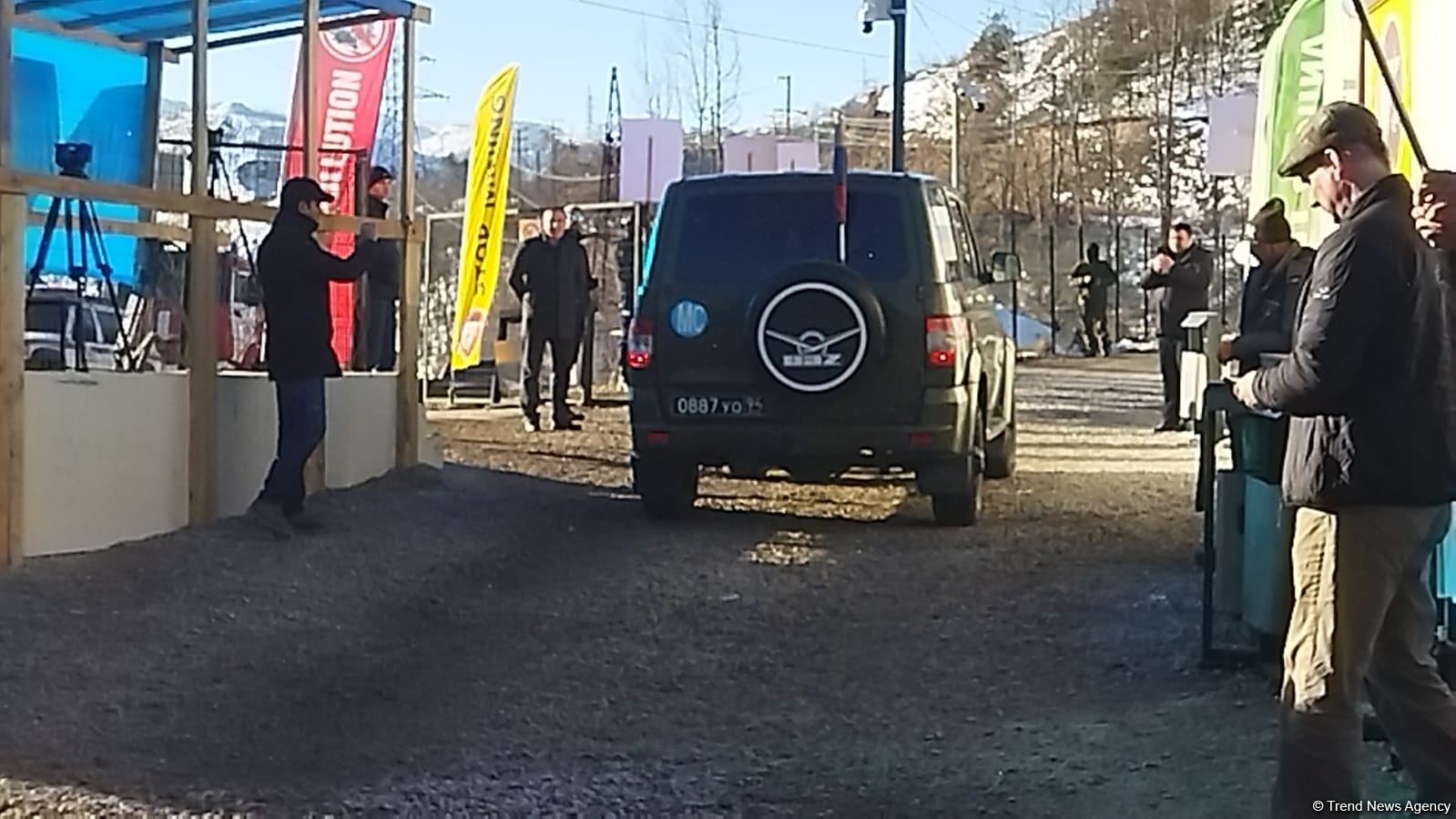 Rusiya sülhməramlılarına məxsus 14 avtomobil Laçın yolundan keçib (FOTO)
