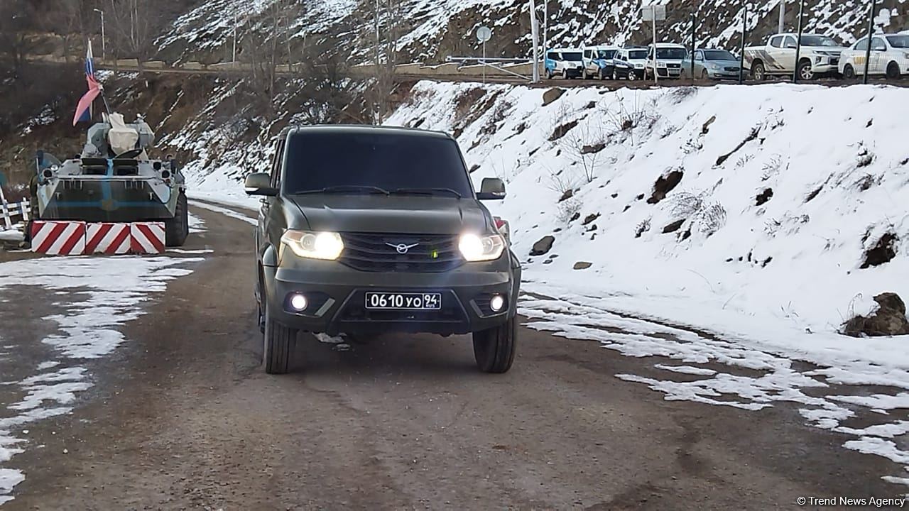 Rusiya sülhməramlılarına məxsus 14 avtomobil Laçın yolundan keçib (FOTO)