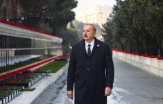 Prezident İlham Əliyev 20 Yanvar faciəsinin 33-cü ildönümü ilə əlaqədar Şəhidlər xiyabanını ziyarət edib (FOTO/VİDEO) (YENİLƏNİB)