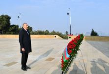 Prezident İlham Əliyev 20 Yanvar faciəsinin 33-cü ildönümü ilə əlaqədar Şəhidlər xiyabanını ziyarət edib (FOTO/VİDEO) (YENİLƏNİB)