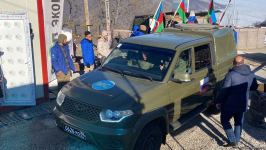 Sülhməramlılara aid 10 maşın Laçın yolundan maneəsiz keçib (FOTO)
