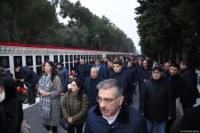 Azərbaycan xalqı, dövlət və hökumət rəsmiləri 20 Yanvar faciəsi qurbanlarının əziz xatirəsini yad edir (FOTO)