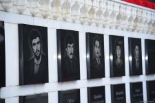 Azərbaycan xalqı, dövlət və hökumət rəsmiləri 20 Yanvar faciəsi qurbanlarının əziz xatirəsini yad edir (FOTO)