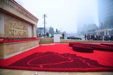 Azərbaycan xalqı, dövlət və hökumət rəsmiləri 20 Yanvar faciəsi qurbanlarının əziz xatirəsini yad edir (FOTO)