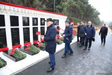 Azərbaycan xalqı, dövlət və hökumət rəsmiləri 20 Yanvar faciəsi qurbanlarının əziz xatirəsini yad edir (FOTO)