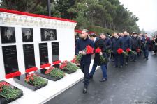 Azərbaycan xalqı, dövlət və hökumət rəsmiləri 20 Yanvar faciəsi qurbanlarının əziz xatirəsini yad edir (FOTO)