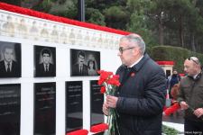 Azərbaycan xalqı, dövlət və hökumət rəsmiləri 20 Yanvar faciəsi qurbanlarının əziz xatirəsini yad edir (FOTO)